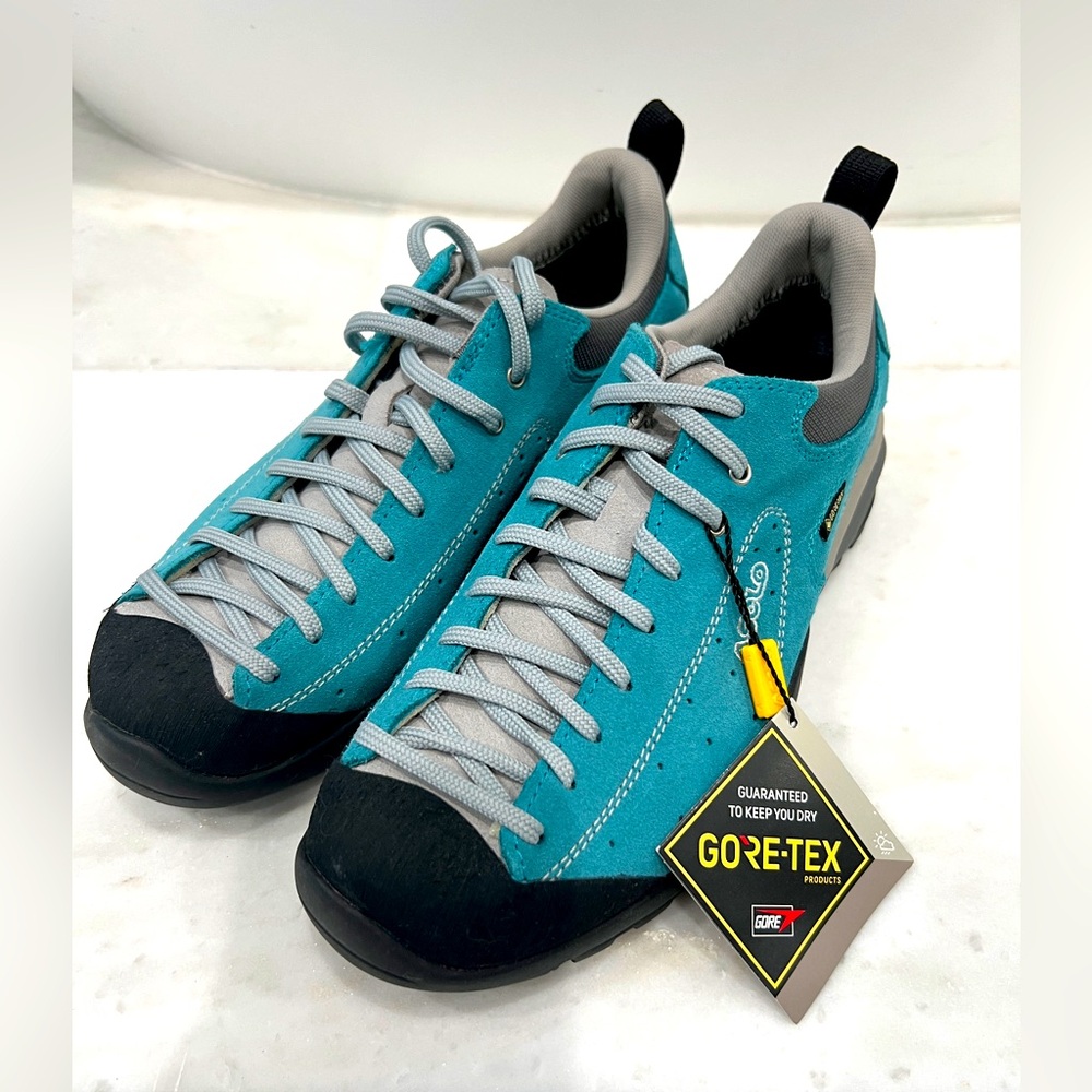 NEW Size 8 Asolo Shiver